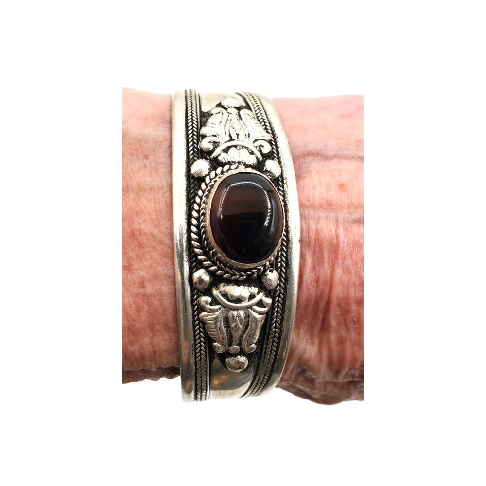 Vintage Cuff Bracelet Dark Oval Cabochon Floral Repousse Silver Tone 7"